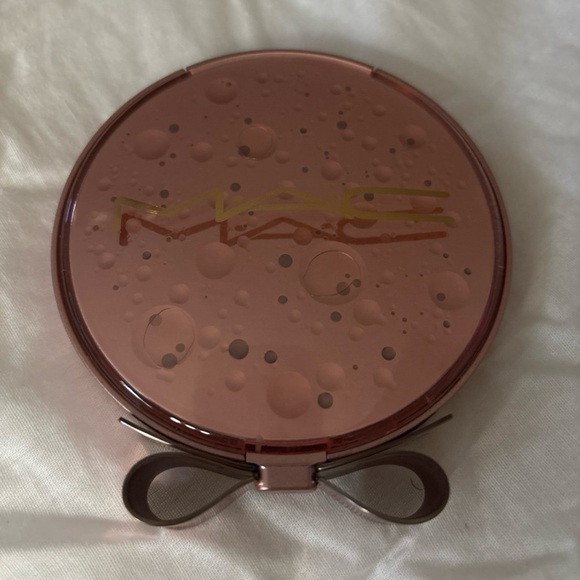 Mac - Picture 2 of 8